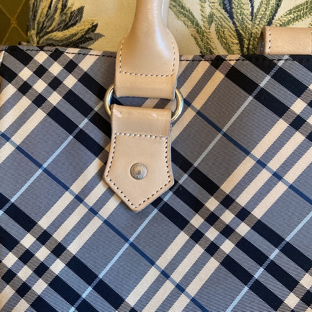 Authentic Burberry tote bag - Picture 9 of 15